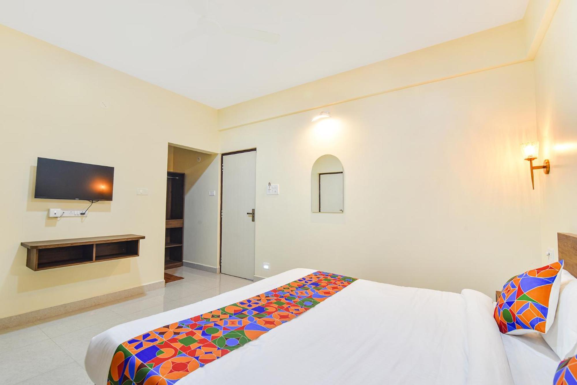 Fabhotel Baga Tulip - 500M From Baga Beach ภายนอก รูปภาพ
